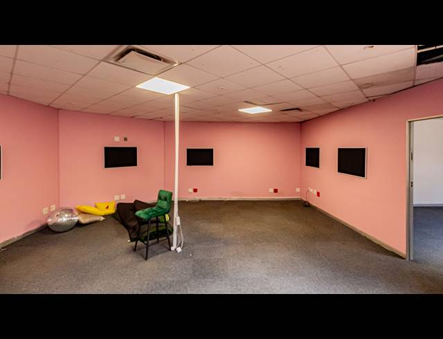 665M² OFFICE TO LET IN FERNDALE